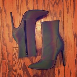 These STEVE MADDEN boots are too small for me!